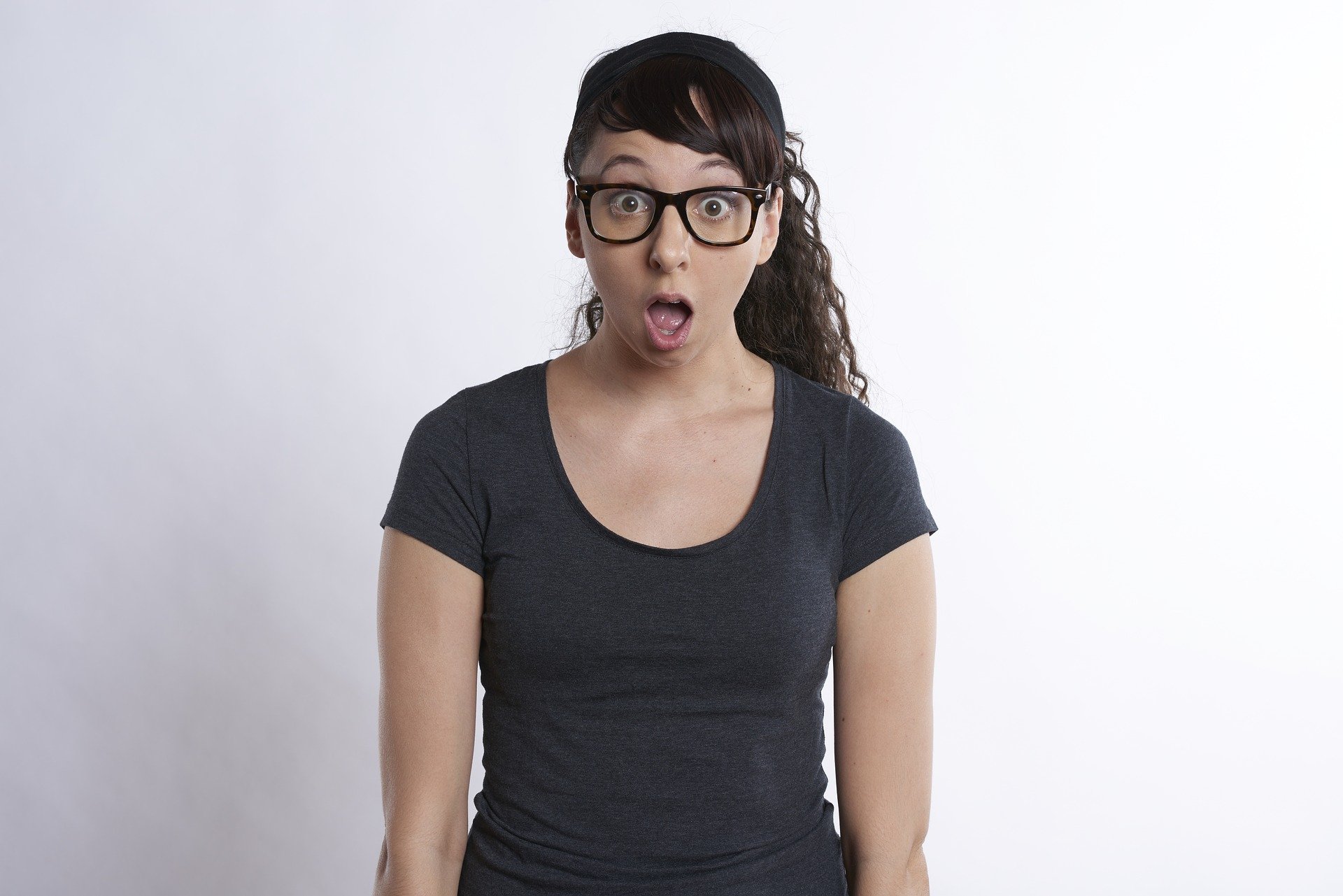 Chica sorprendida